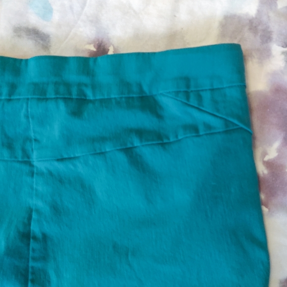 Michel Studio Alexa Turquoise Crop Capri - Picture 6 of 7